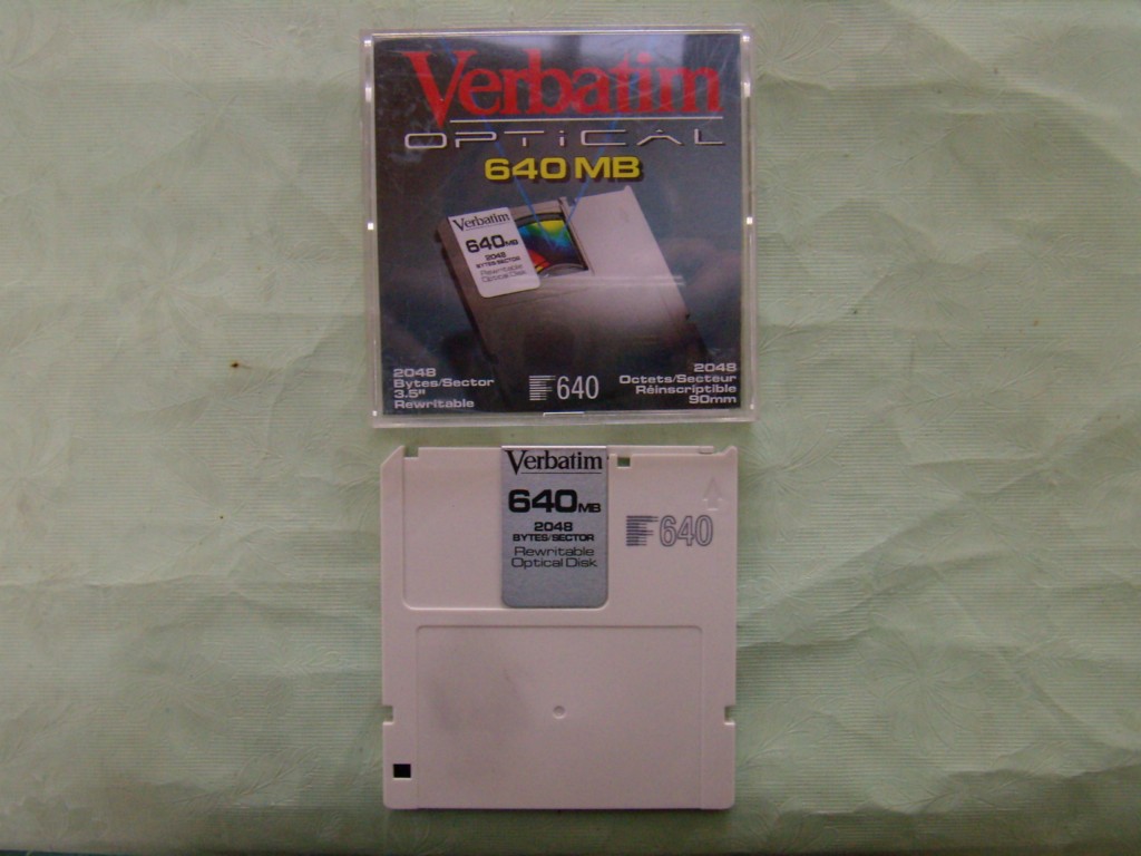 MO disk Verbatim (640 MB)
